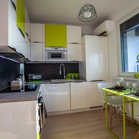 Air-conditioned View 24h Check-in Apartment *