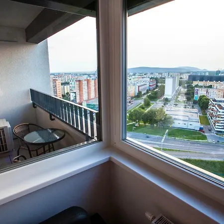 Air-conditioned View 24h Check-in Apartment Bratislava