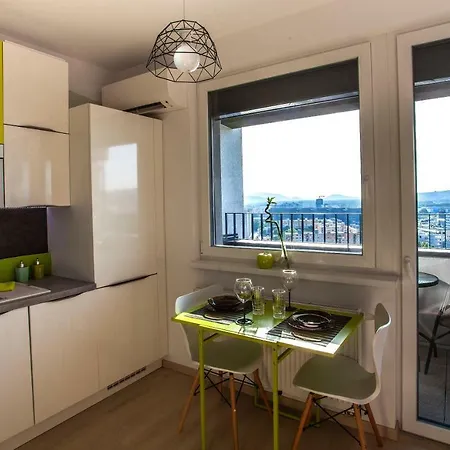 Air-conditioned View 24h Check-in