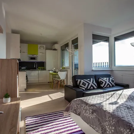 Air-conditioned View 24h Check-in Apartment Bratislava