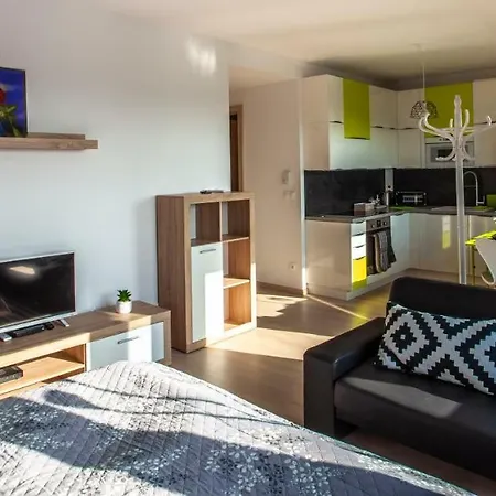 Air-conditioned View 24h Check-in Apartment