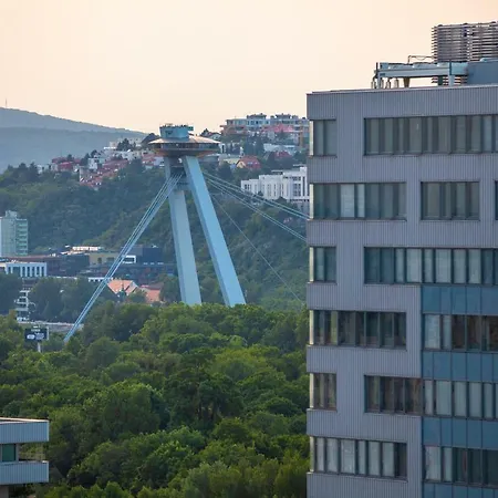 Air-conditioned View 24h Check-in Apartment
