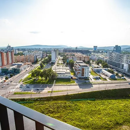Апартаменти Air-conditioned View 24h Check-in Братислава