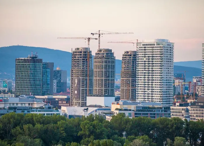 Апартаменти Air-conditioned View 24h Check-in Братислава