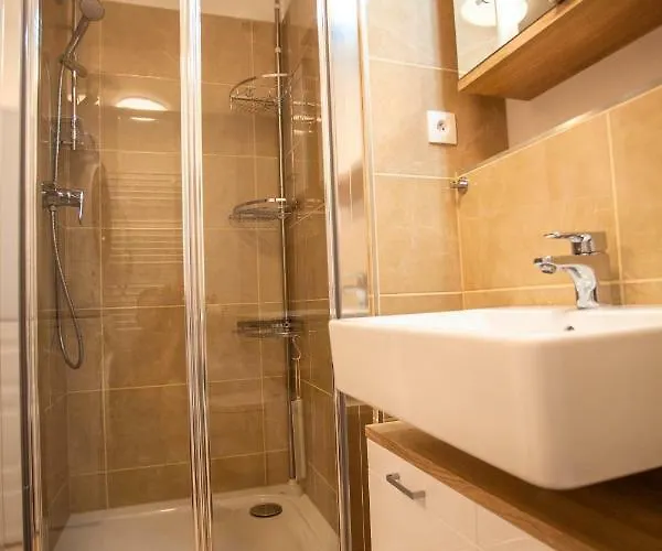 Air-conditioned View 24h Check-in *